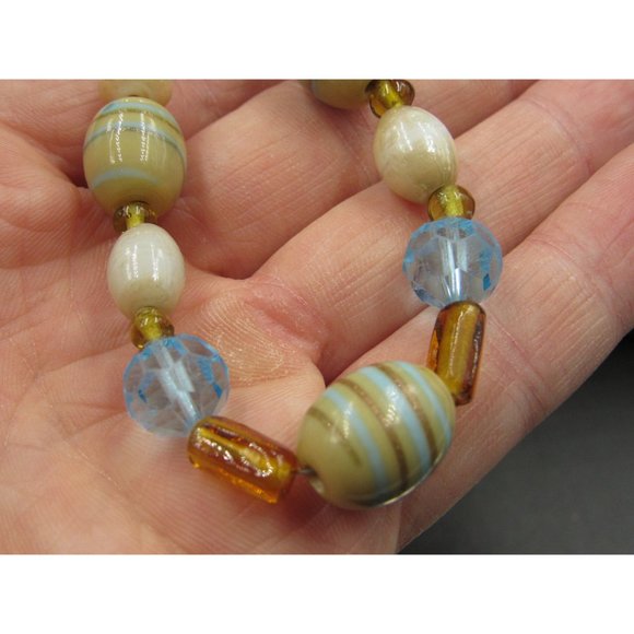 8 Inch Sterling Silver White And Cream Glass Beads Bracelet - Picture 3 of 6